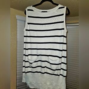 Banana Republic black & white Stripe Sleeveless Tunic Sweater with Pockets